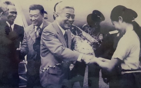 Thời “Khác ta là Địch” đã qua, Nay là “Thời đại Hội nhập”; Lịch sử Dân tộc sẽ chỉ ra Ta là Ai, Ta cần Làm gì